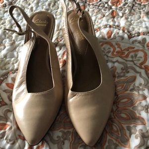 Clarks heels nude 61/2